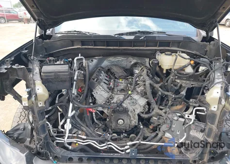 2019 Chevrolet Silverado 1500 High Country z USA, uszkodzony, nr VIN 1GCUYHEL2KZ178678